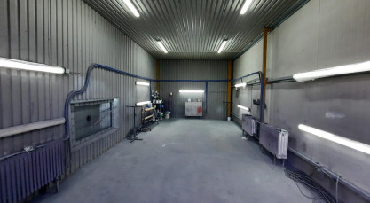 NAGY ALAPTERÜLETŰ MŰHELY SAJÁT TERÜLETTEL ELADÓ!