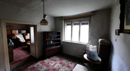 KÖZEL A BELVÁROSHOZ KIS CSALÁDI HÁZ ELADÓ!