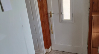 KÉT SZOBÁS, KIS HÁZ, EGYENES TELEKKEL ELADÓ!