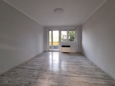 2 SZOBÁS, ERKÉLYES, FELÚJÍTOTT LAKÁS ELADÓ, CSAK BE KELL KÖLTÖZNI!