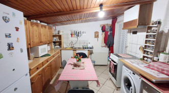 2 LAKRÉSZES CSALÁDI HÁZ IGALBAN ELADÓ!