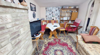 2 LAKRÉSZES CSALÁDI HÁZ IGALBAN ELADÓ!