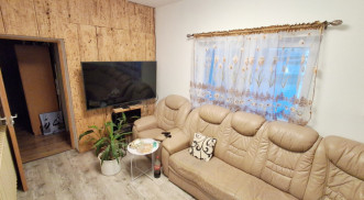 2 LAKRÉSZES CSALÁDI HÁZ IGALBAN ELADÓ!