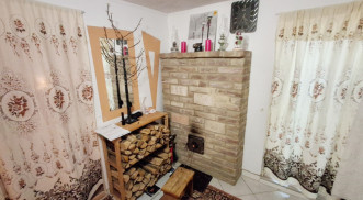 2 LAKRÉSZES CSALÁDI HÁZ IGALBAN ELADÓ!