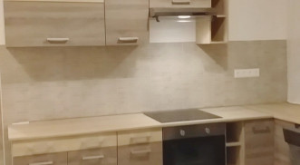 FÖLDSZINTEN, ÚJSZERŰ LAKÁS ELADÓ!