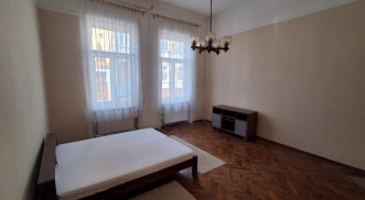 FELÚJÍTOTT, BELVÁROSI LAKÁS ELADÓ!