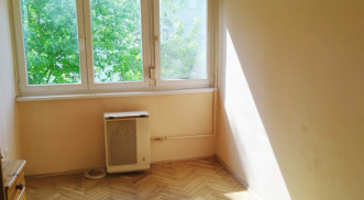 BELVÁROSBAN 2 SZOBÁS, 2. EMELETI LAKÁS ELADÓ!