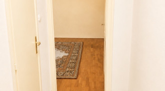 1 SZOBÁS LAKÁS KÖZEL A KOSUTH TÉRHEZ ELADÓ!!