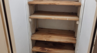 1 SZOBÁS LAKÁS KÖZEL A KOSUTH TÉRHEZ ELADÓ!!
