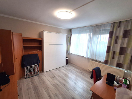 KAPOSVÁRON A KINIZSI LAKÓTELEPEN 2 SZOBÁS LAKÁS ELADÓ!