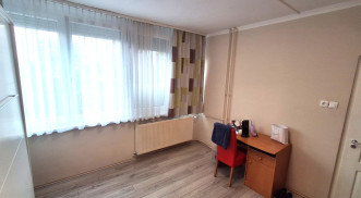 KAPOSVÁRON A KINIZSI LAKÓTELEPEN 2 SZOBÁS LAKÁS ELADÓ!