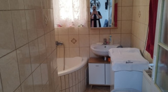 KÉNYELMES, JÓ ÁLLAPOTÚ CSALÁDI HÁZ ELADÓ!