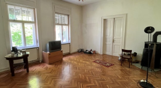 GONDOZOTT CSALÁDI HÁZ A DONNERI VÁROSRÉSZBEN ELADÓ!