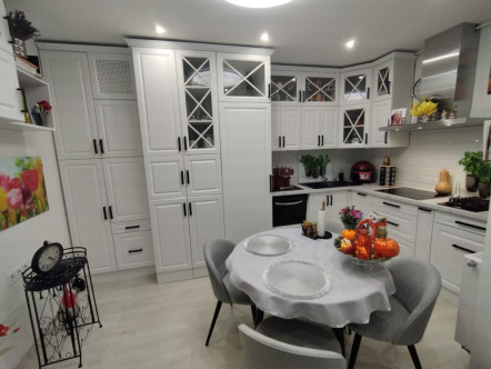 ELEGÁNS, MODERN, FIATALOS LAKÁS A BELVÁROSBAN ELADÓ!