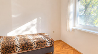 2 HÁLÓSZOBA, NAPPALIS CSALÁDI HÁZ AZ SPARK KÖZELÉBEN ELADÓ!