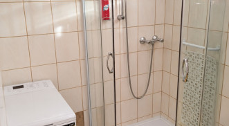 2 HÁLÓSZOBA, NAPPALIS CSALÁDI HÁZ AZ SPARK KÖZELÉBEN ELADÓ!