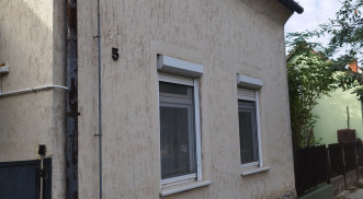 2 HÁLÓSZOBA, NAPPALIS CSALÁDI HÁZ AZ SPARK KÖZELÉBEN ELADÓ!